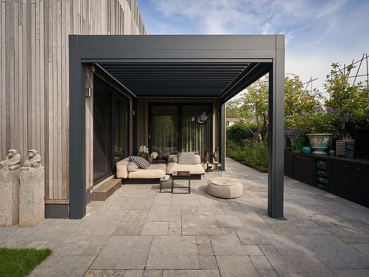 Rapallo Lamellendak Lichtaart terrasoverkapping - meubilair - super sfeer - strak