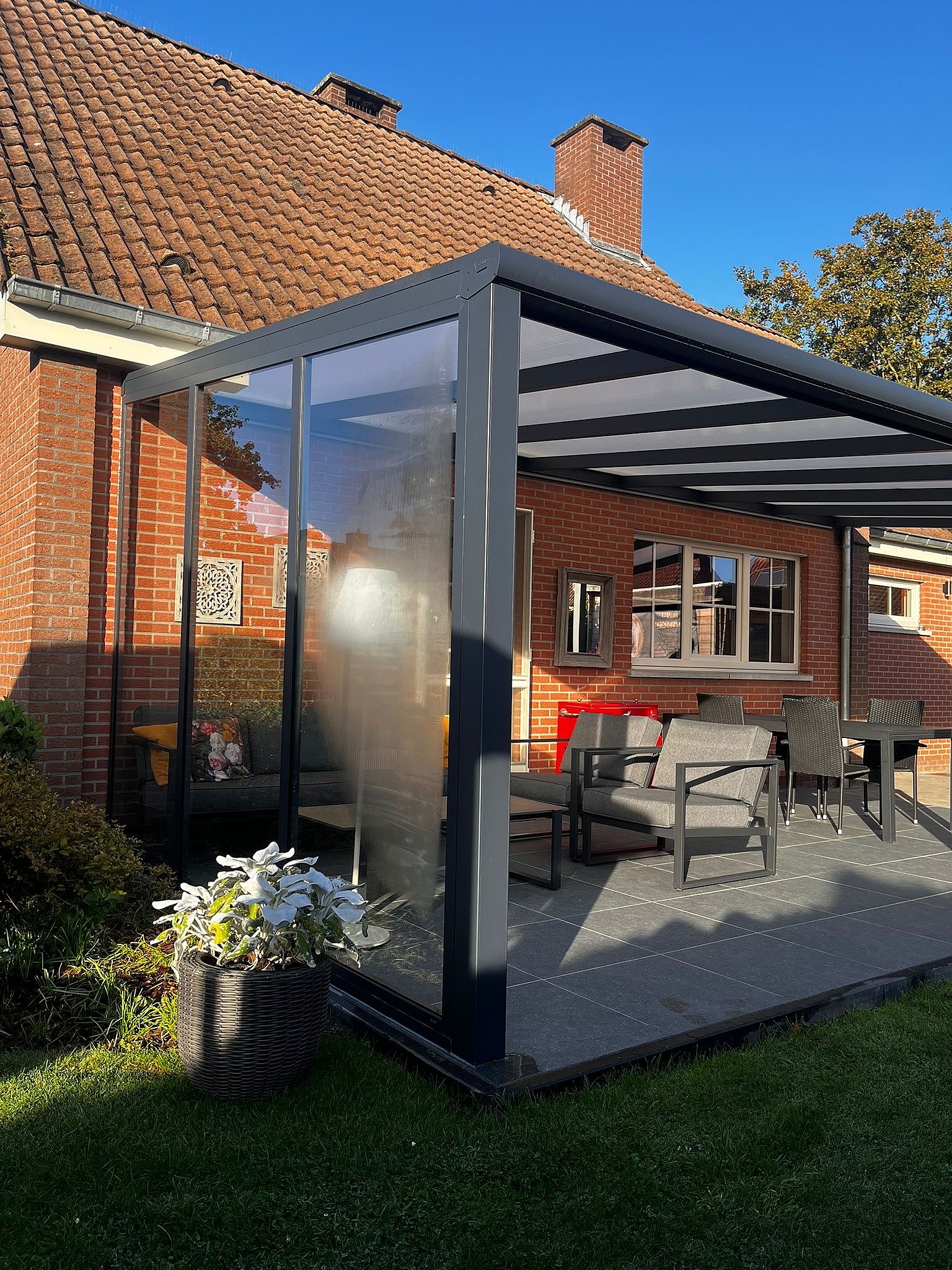 Overkapping met polycarbonaat te Oevel › | Top zonwering - Sunproof nr ...