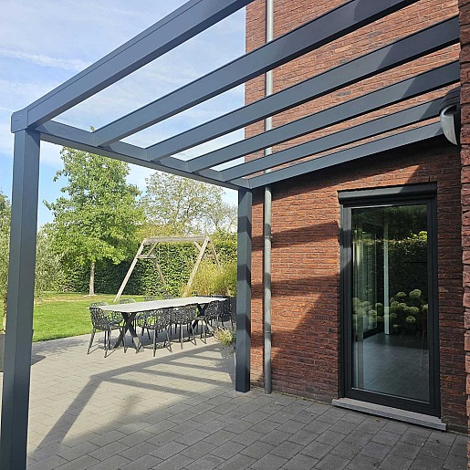 Overkapping met glas te Heist-op-den-Berg