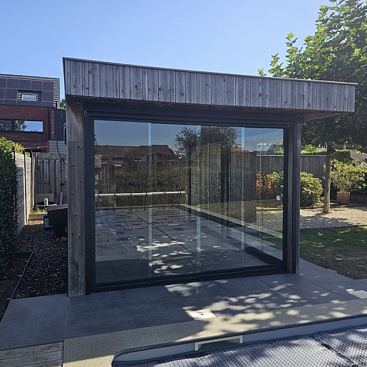 Glazen schuifwand te Herenthout