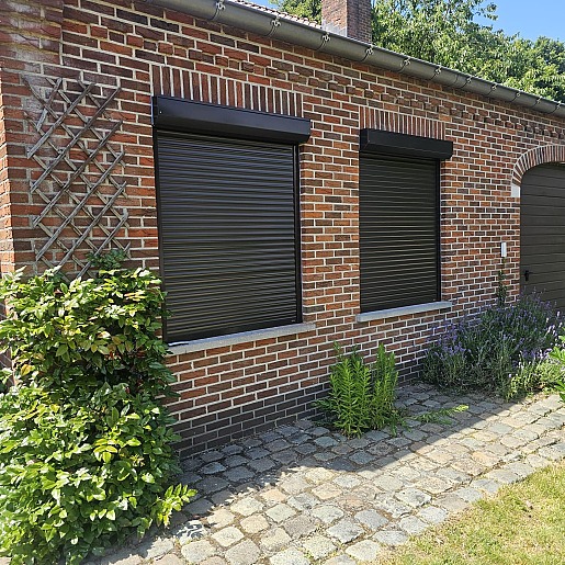 Voorzetrolluiken te Turnhout