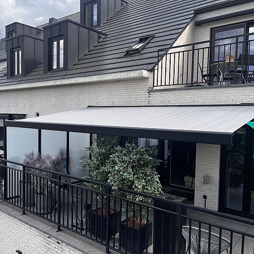 Zonnescherm te Lichtaart