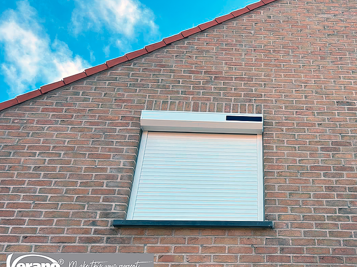 Voorzetrolluik op zonne-energie buitenzonwering rolluiken zonne-energie - elektrisch rolluik