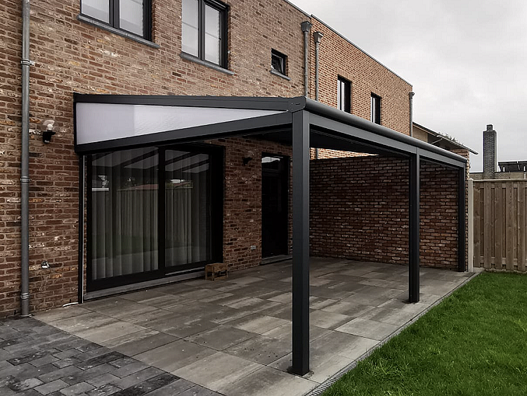 Overkapping met polycarbonaat
