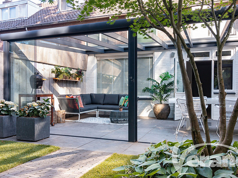 V905 Ledro terras overkapping Verano product glazen wanden - luxe uitstraling - glaswanden - aangebouwde terrasoverkapping - beschutte plek