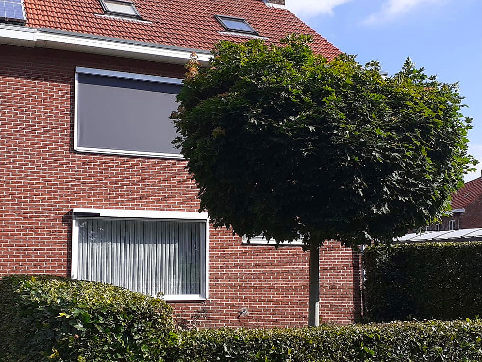 Screens met zonnepaneel