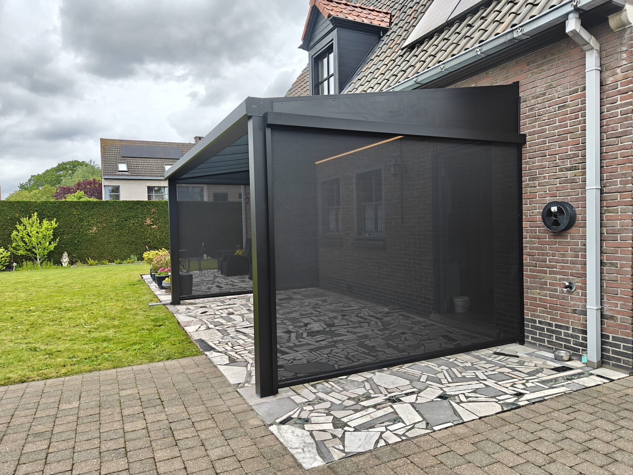 Overkapping met glas en screens › | Top zonwering - Sunproof nr 1 in ☀️